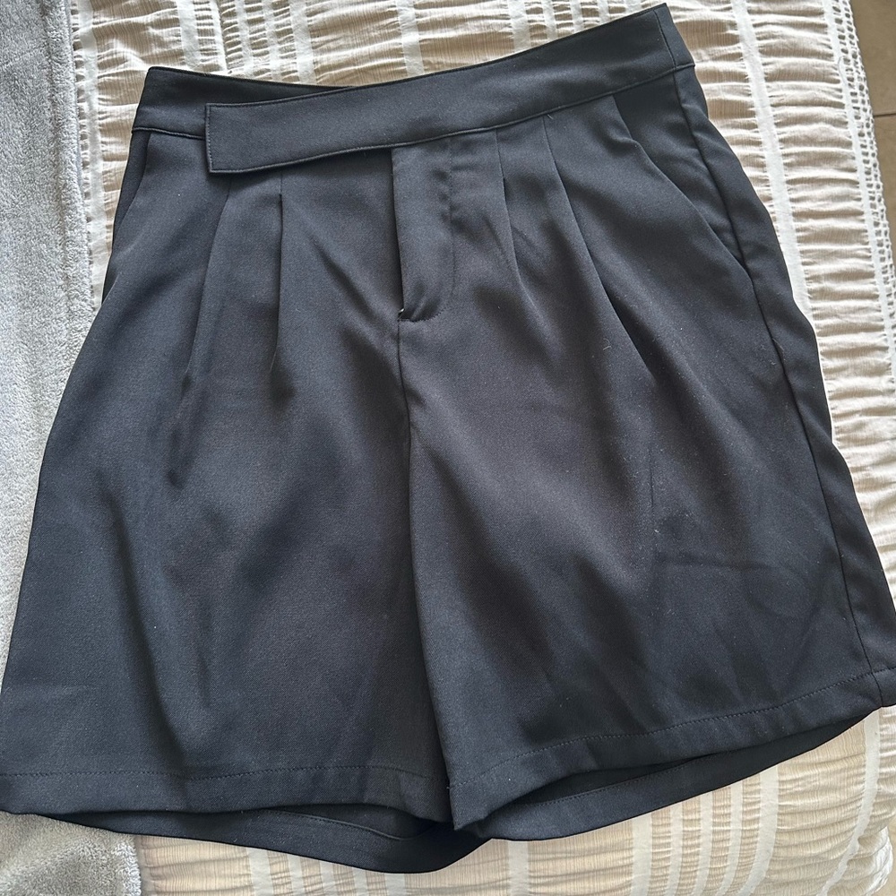 Future Collective Alani Noelle pleated shorts